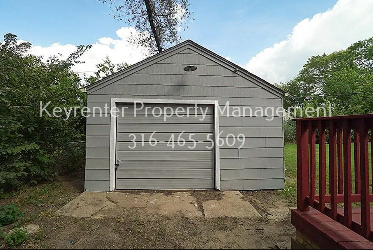 5618 S Vandale Ave - Photo 3 of 8