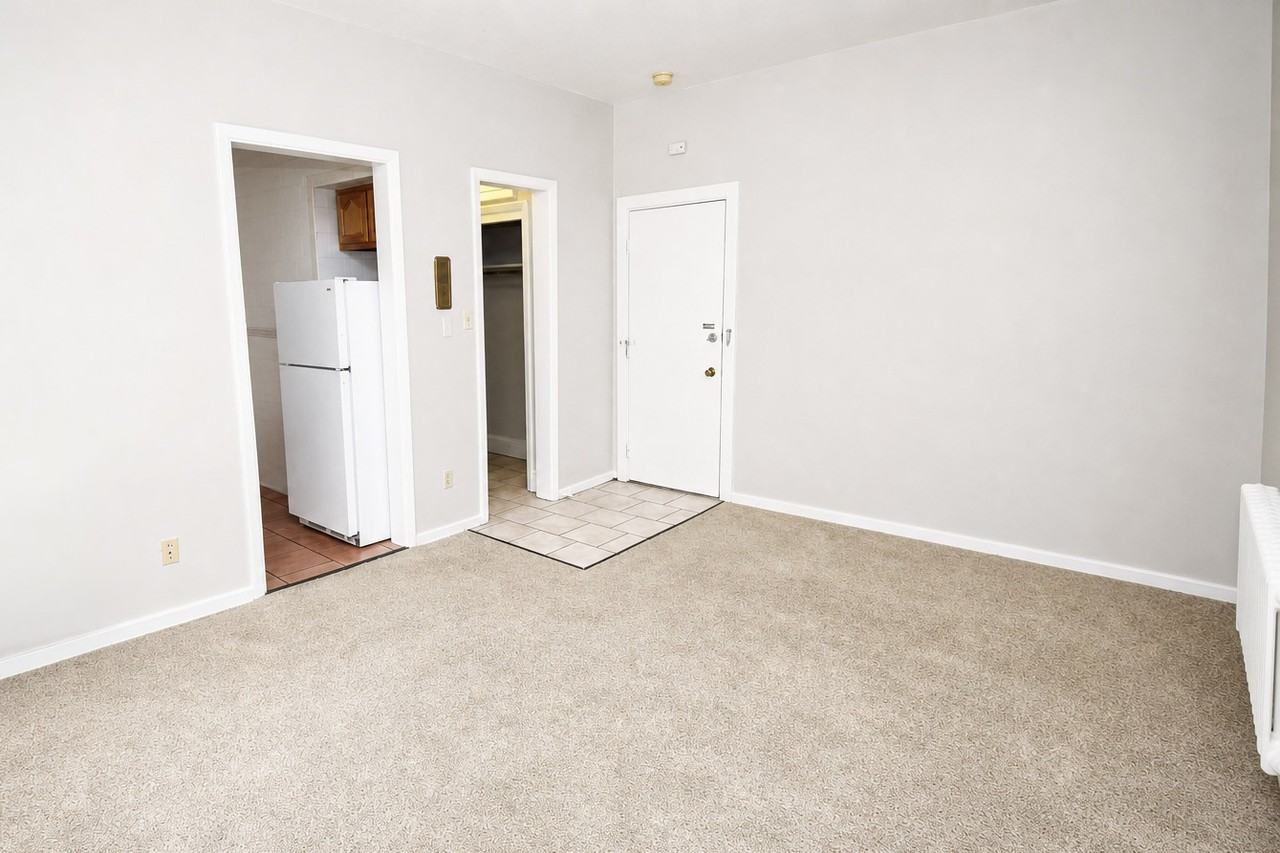 341 SOUTH HIGHLAND AVENUEAPT 6 #6 - Photo 2 of 6