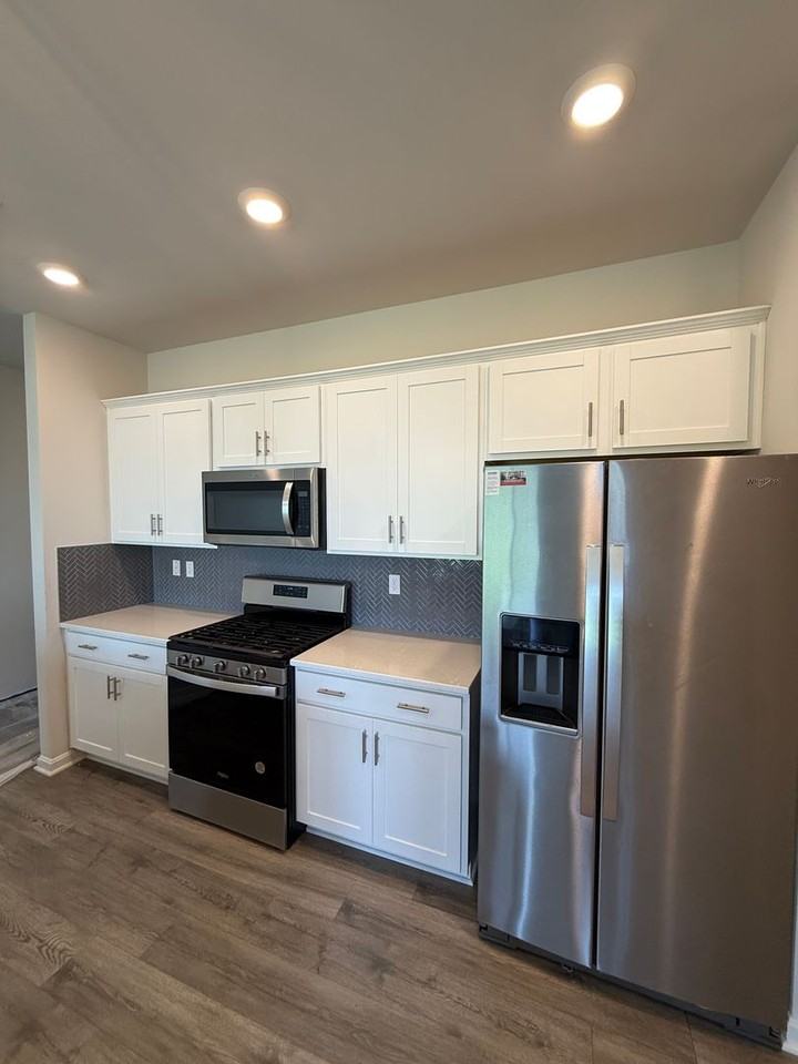 170 Correri St - Photo 2 of 19