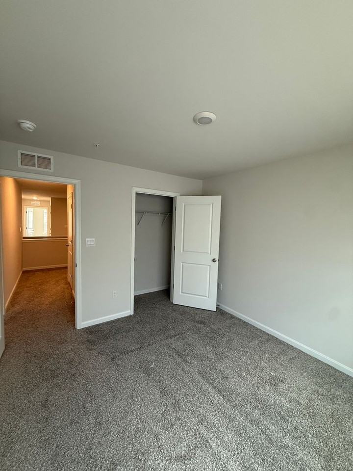 170 Correri St - Photo 4 of 19