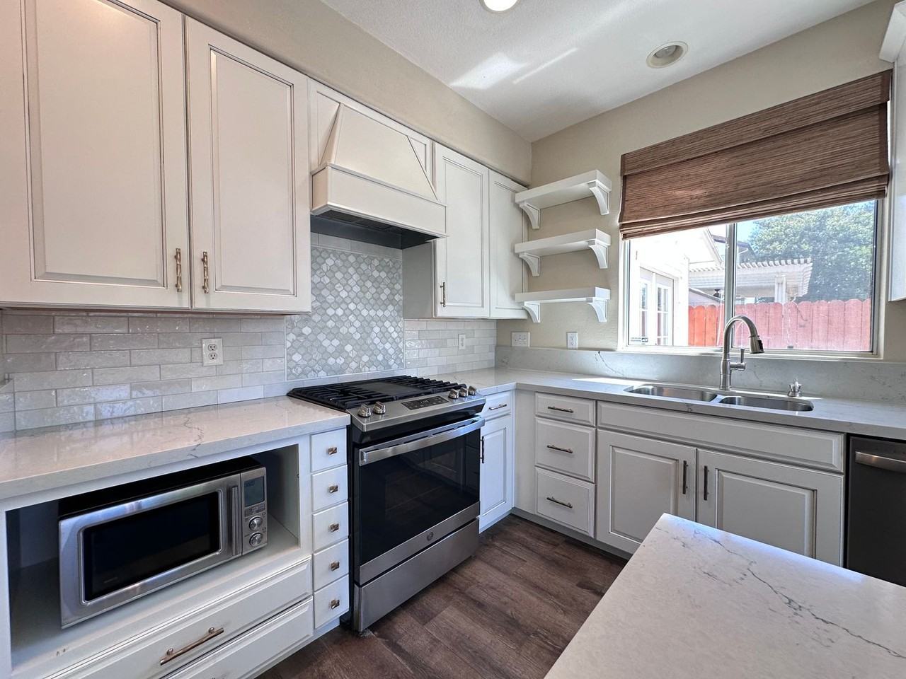 3045 Catalina Island Rd - Photo 7 of 40