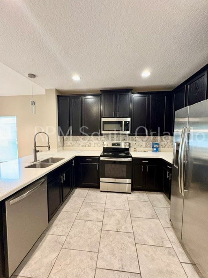 2751 Wadeview Loop - Photo 4 of 14