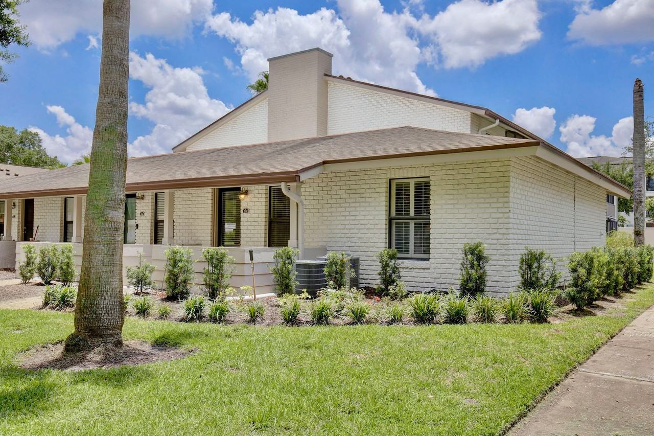 2942 Plaza Terrace Dr - Photo 2 of 25