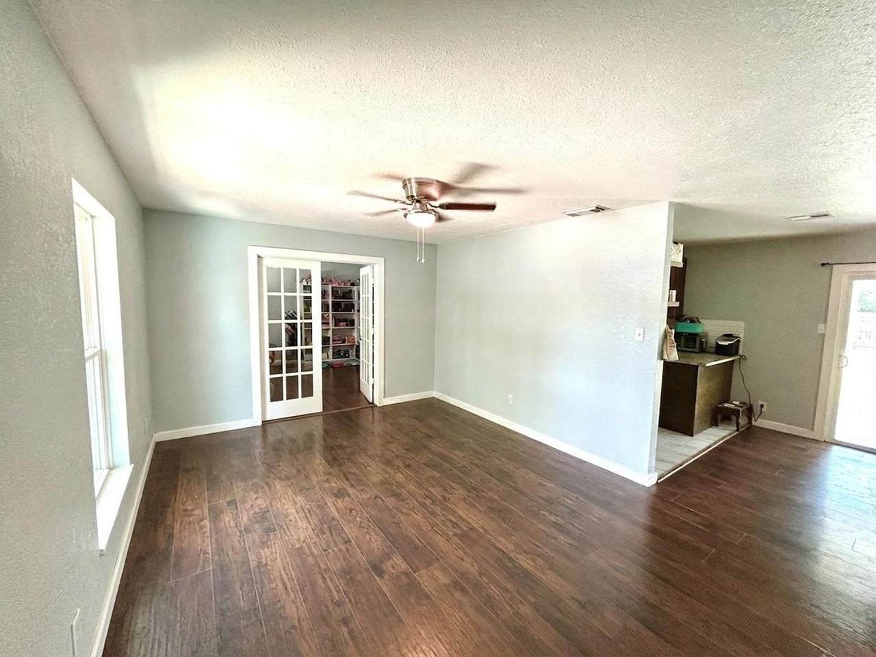 4111 Judivan - Photo 3 of 26