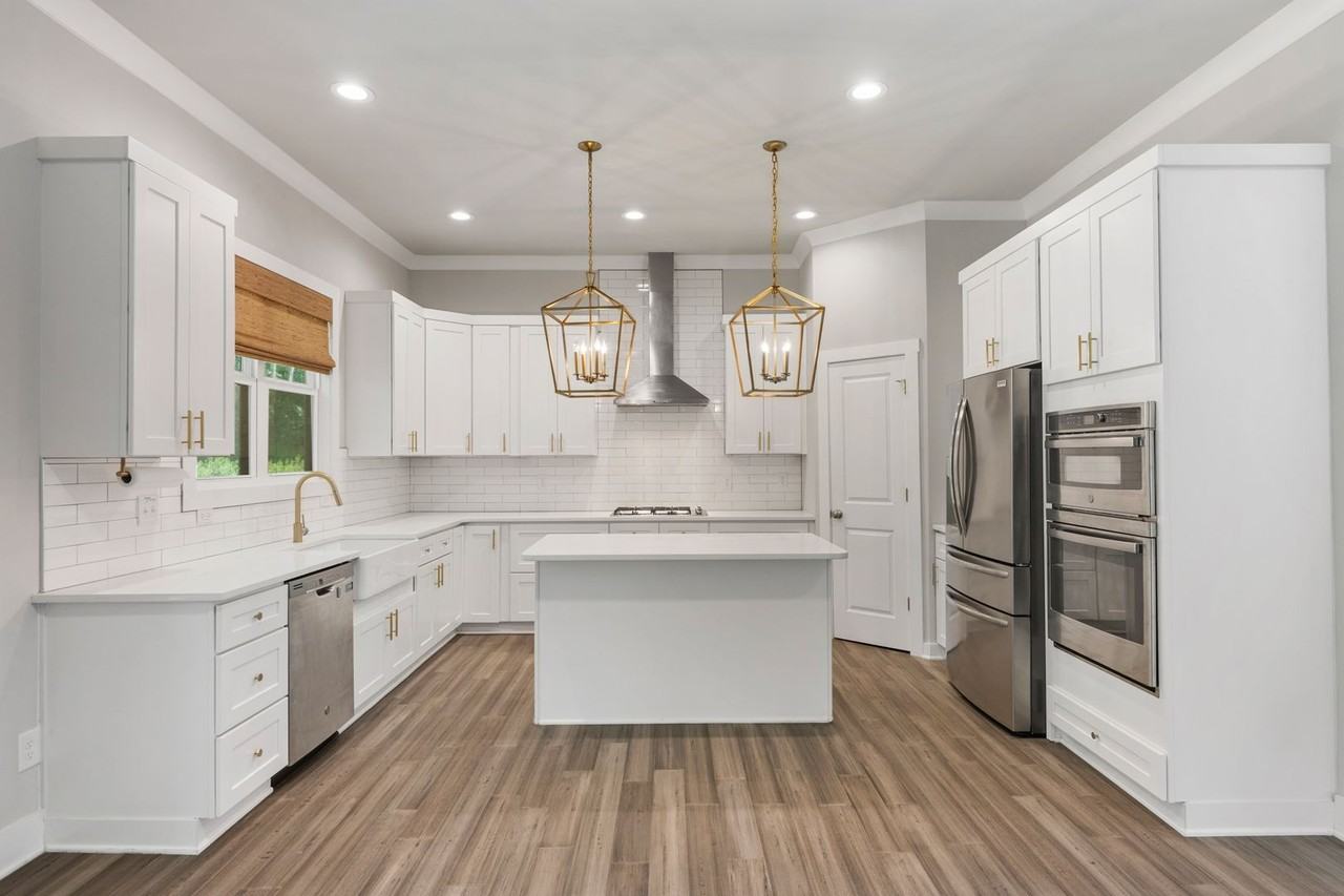 500 Kings Lake Way - Photo 5 of 42