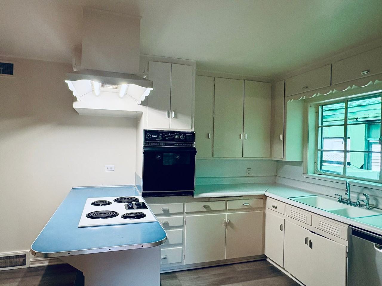 5305 N Walker Ave - Photo 5 of 16