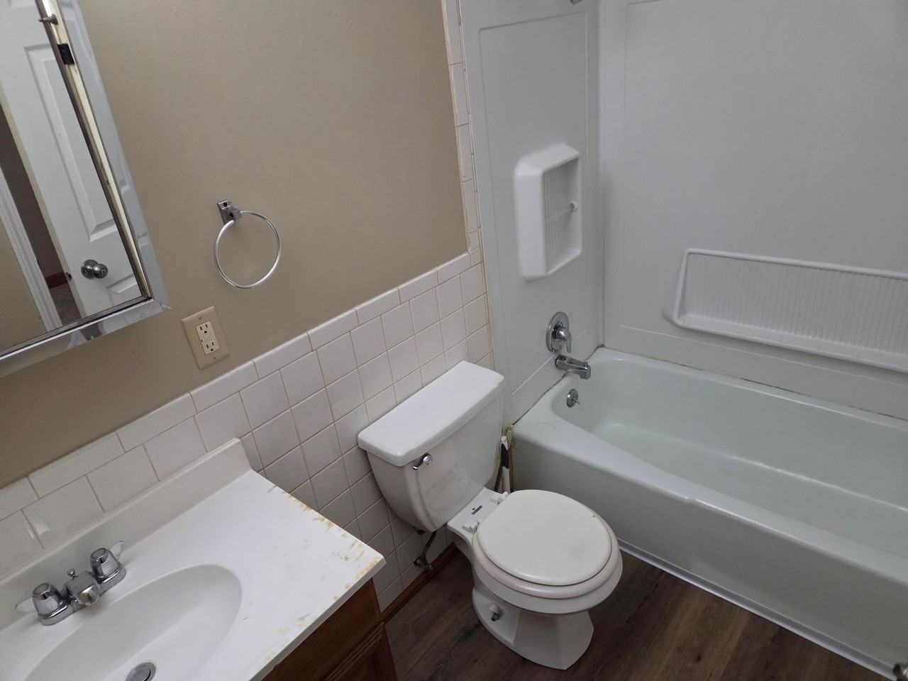 1300 W Jeth Ct - Photo 5 of 7