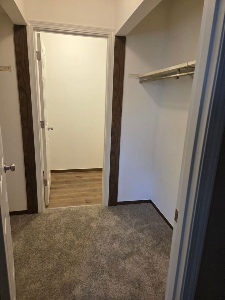 1300 W Jeth Ct - Photo 6 of 7