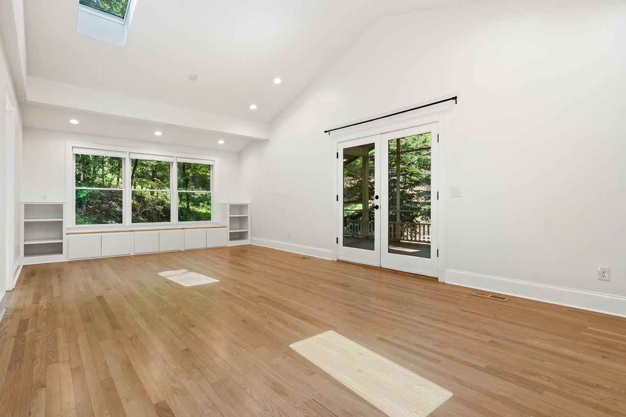 126 Weaver Rd - Photo 2 of 20