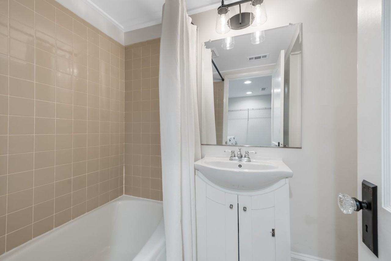 126 Weaver Rd - Photo 6 of 20