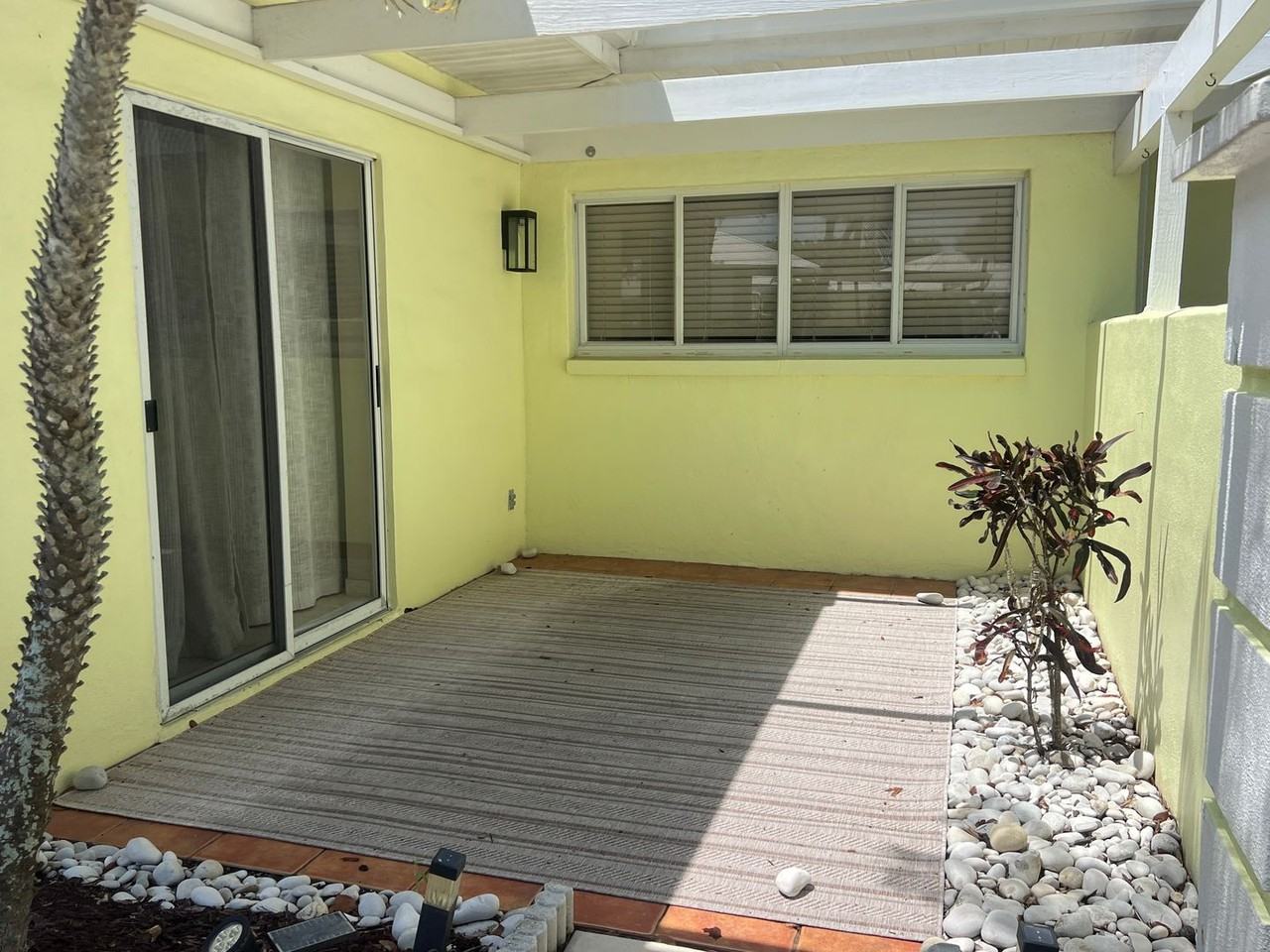310 Wexford Ter - Photo 4 of 43