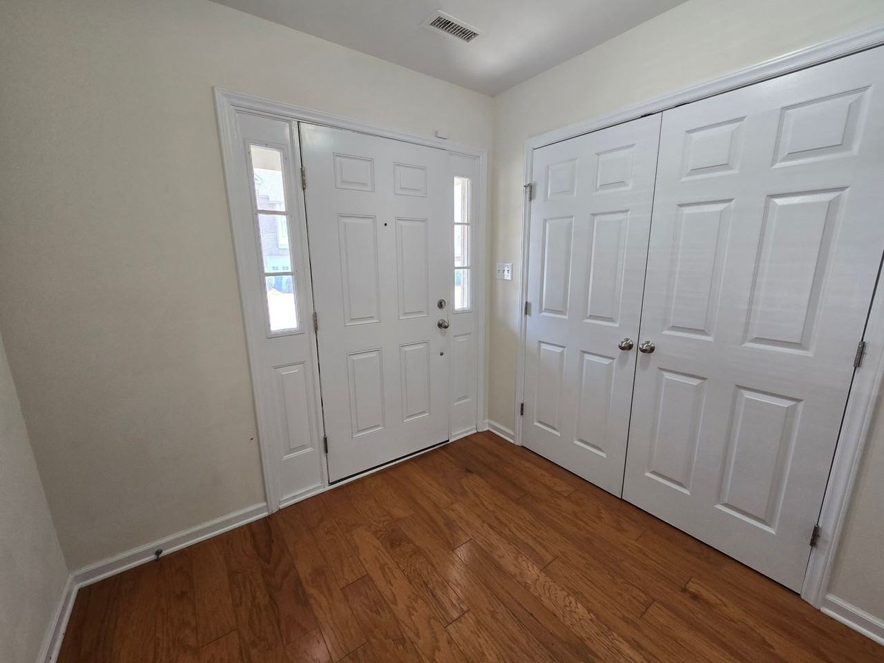 9804 Blackwell Dr - Photo 3 of 20