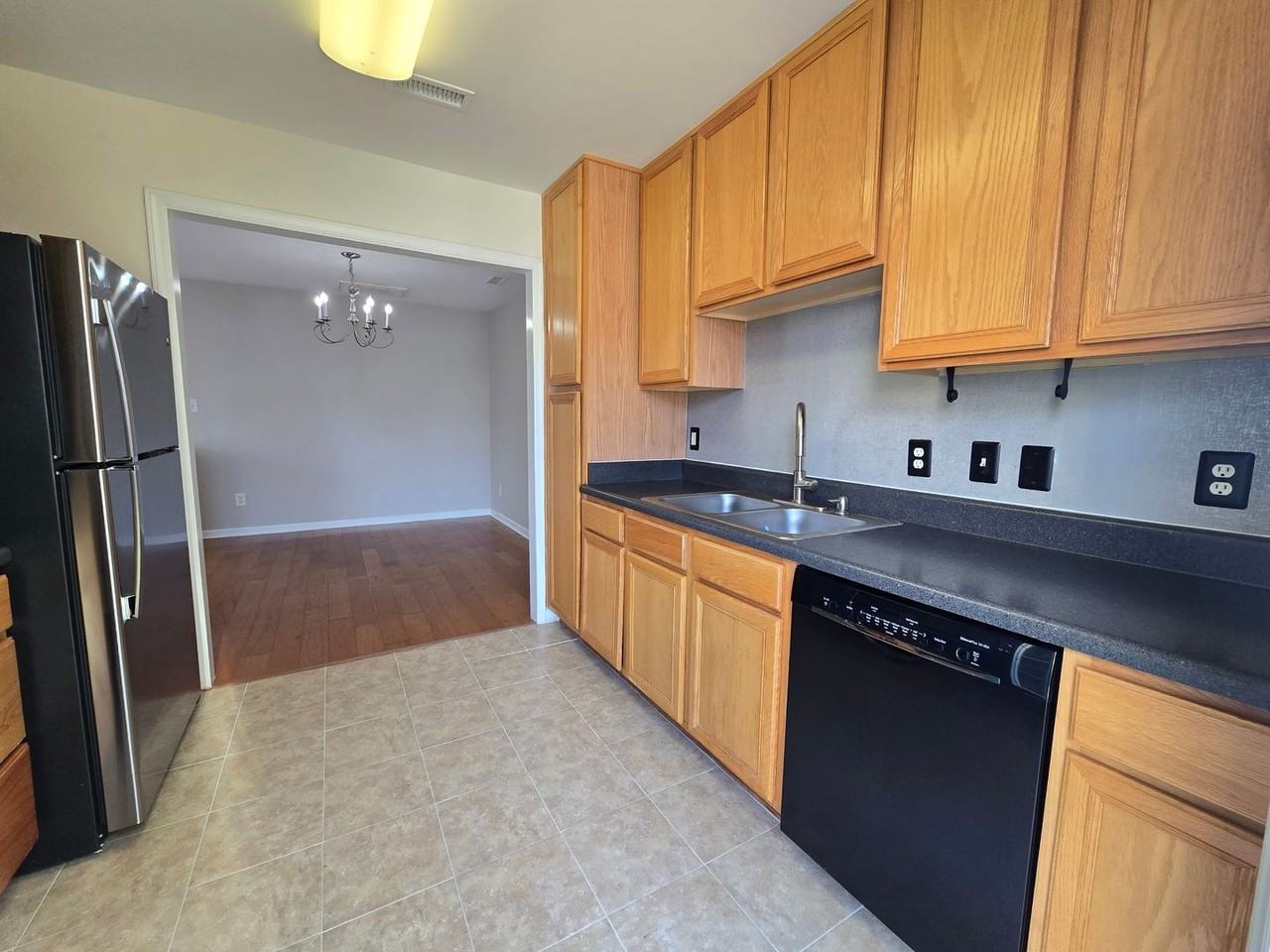 9804 Blackwell Dr - Photo 6 of 20