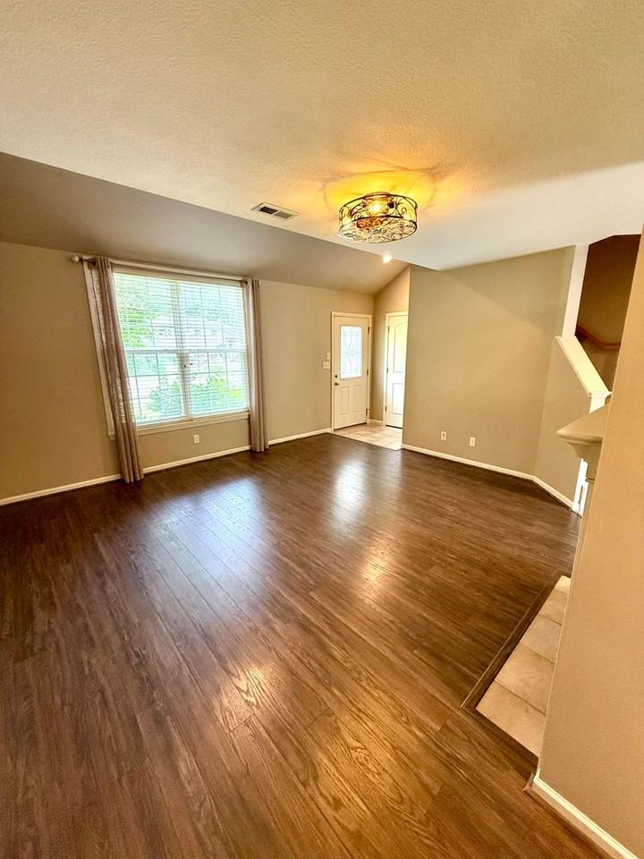 3601 Chapel Hill Rd - Photo 5 of 28