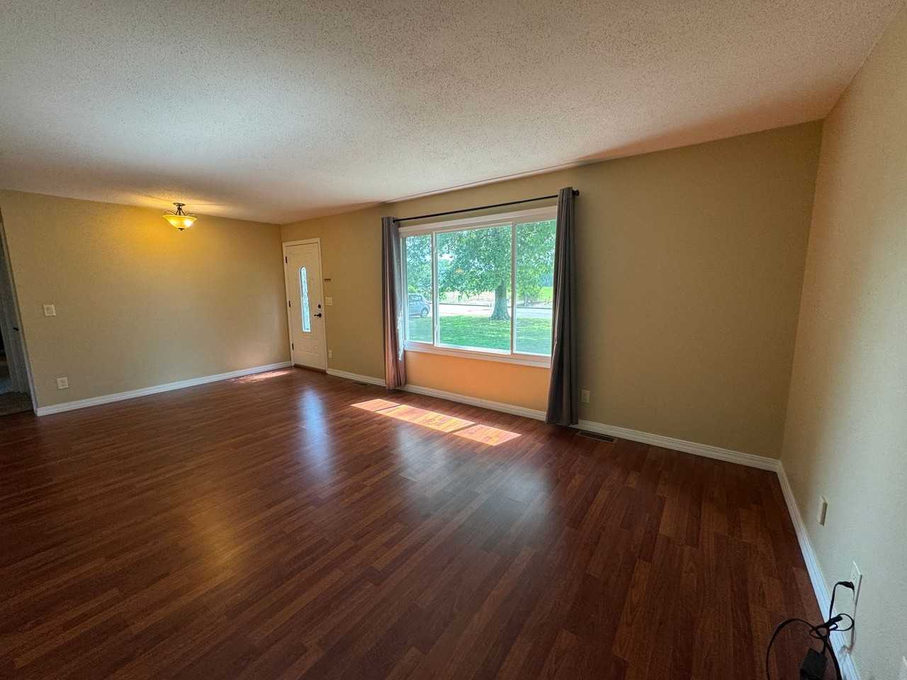 1701 Tower Rd - Photo 7 of 38