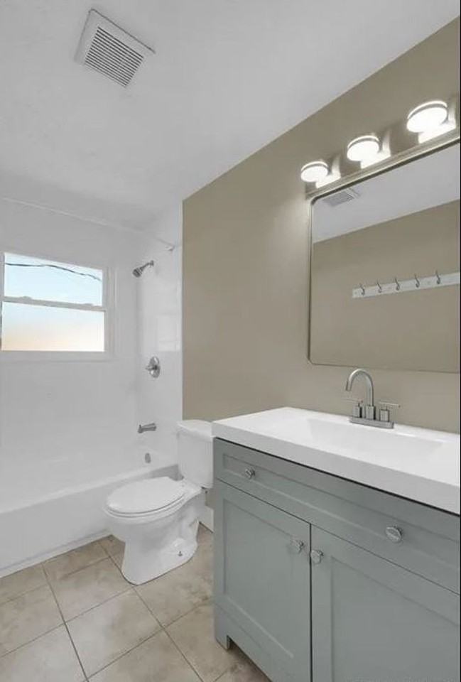 1310 Longfellow Dr - Photo 5 of 11