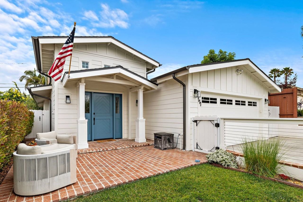 111 Avenida San Fernando - Photo 4 of 22