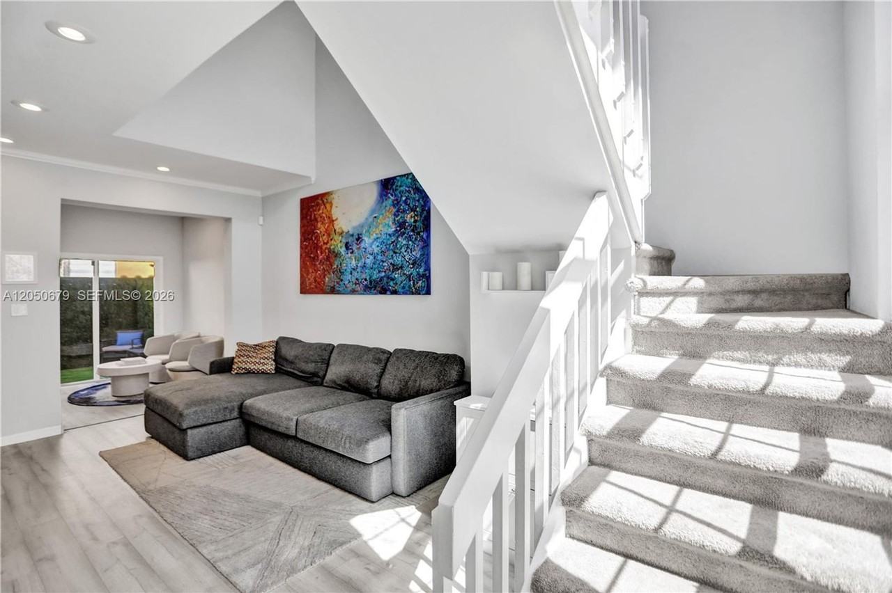 3135 Gifford Ln - Photo 6 of 13