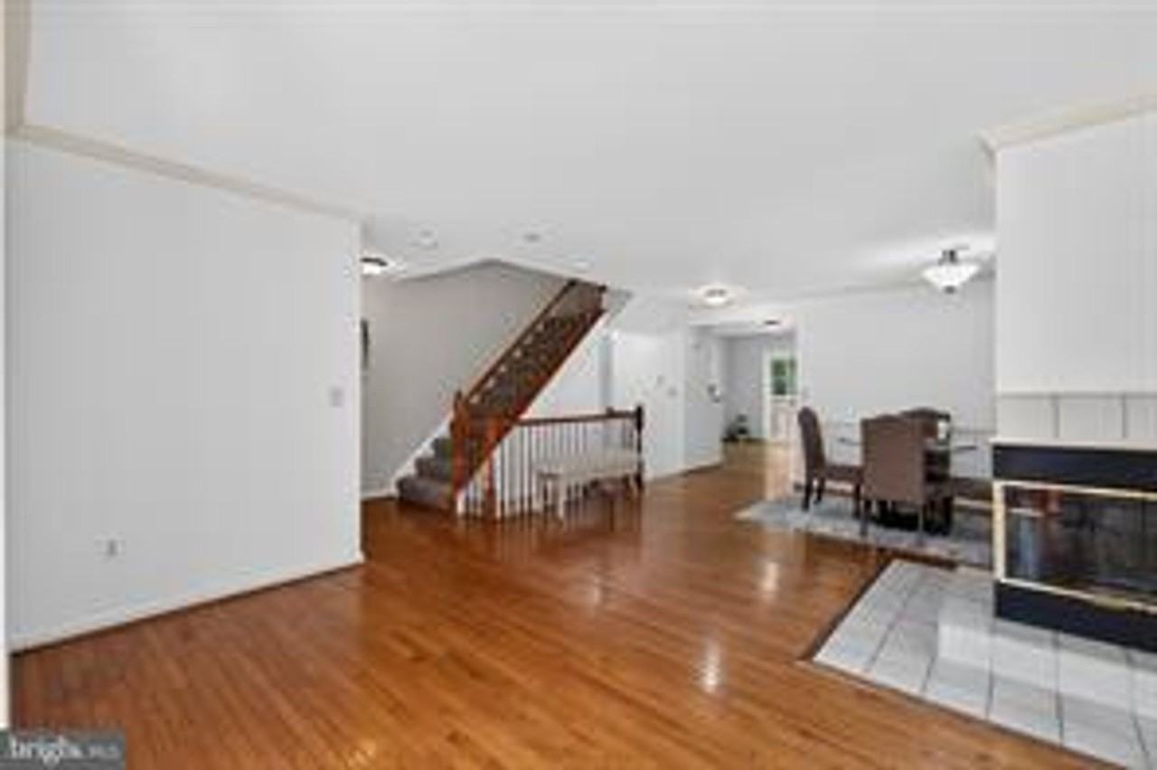 10 Augustine Ct - Photo 5 of 32