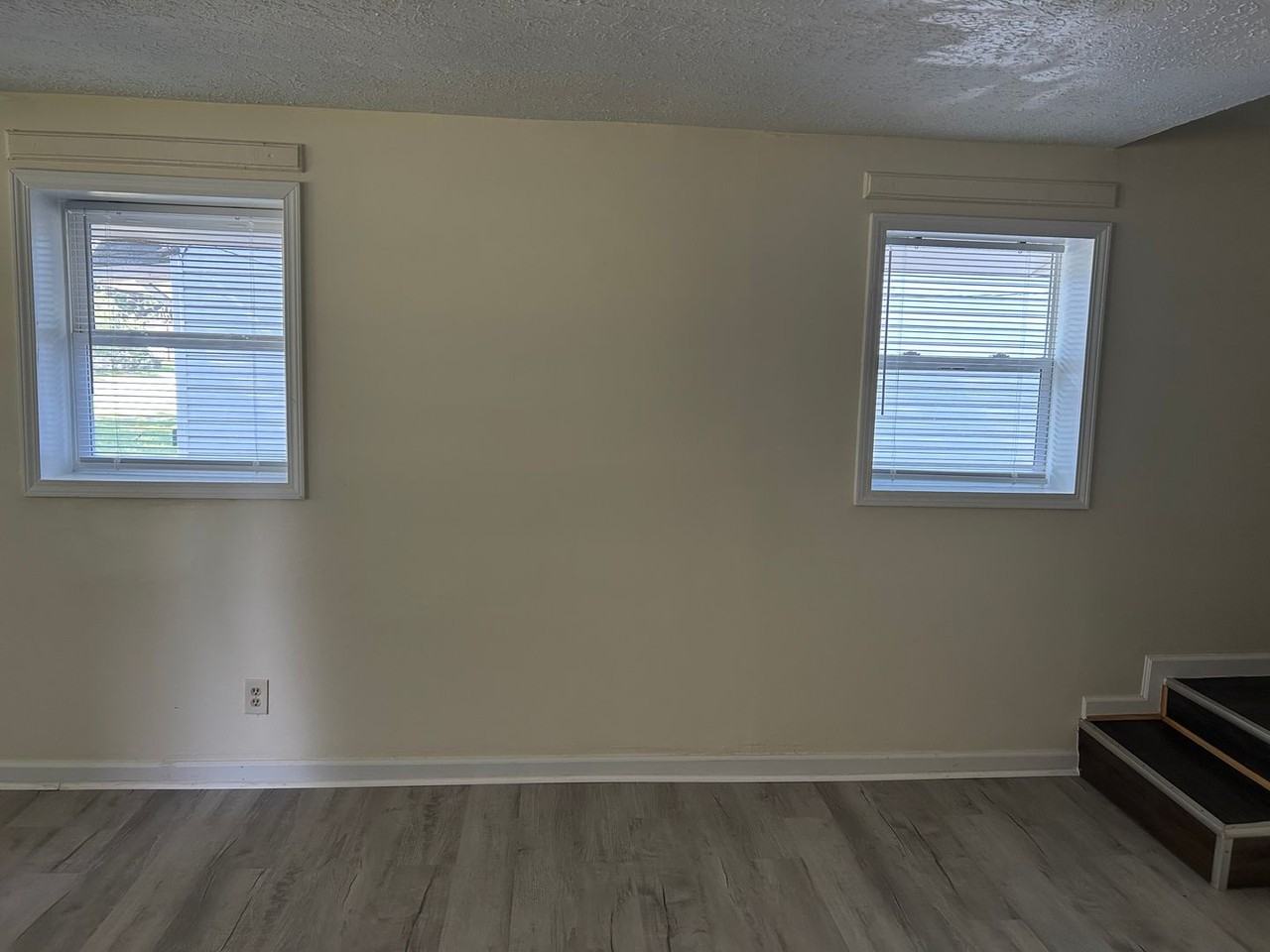 6402 S 3rd St - Photo 5 of 15