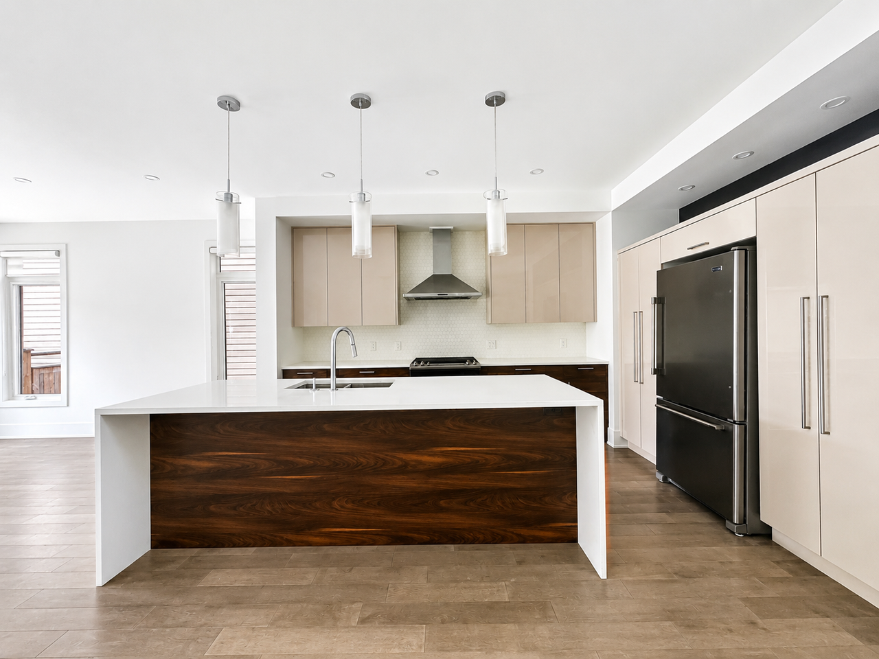 360 Whitby Ave #360 - Photo 4 of 23