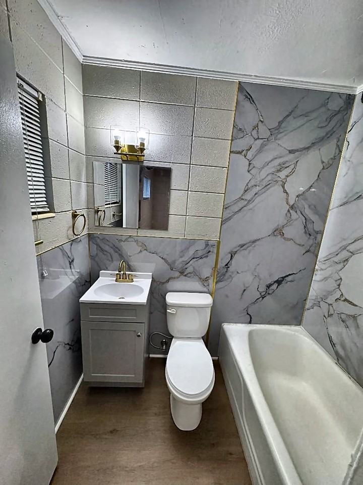 1312 N Adams St #3 - Photo 6 of 8
