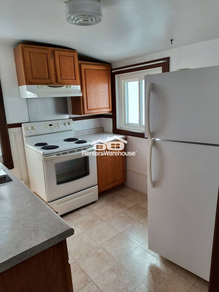 275 Maryland Ave W - Photo 5 of 16