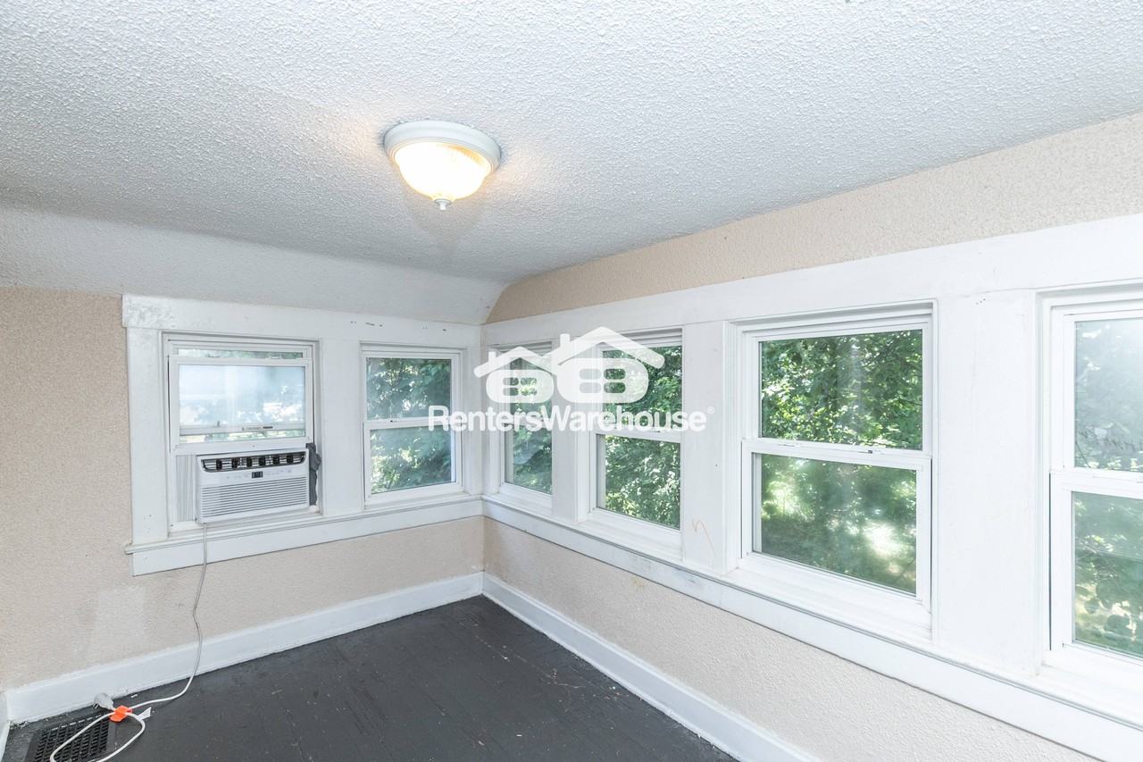 4038 Bellefontaine Ave - Photo 7 of 20