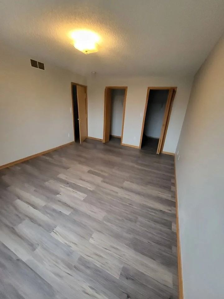 1325 Se Delaware Ave #9 - Photo 5 of 10