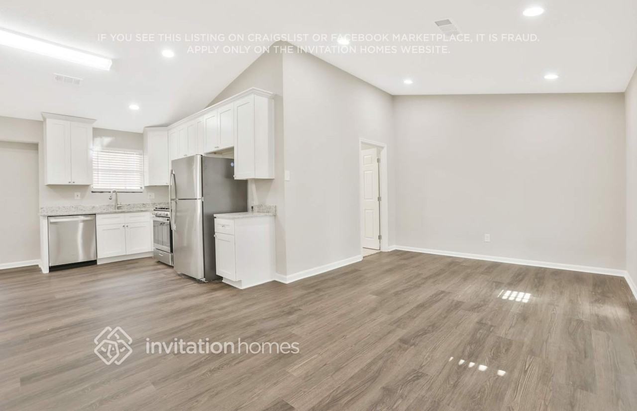 5419 Martins Crossing Rd - Photo 7 of 22