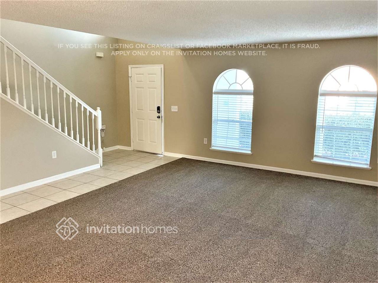 1754 Mcfarlane Ave - Photo 4 of 18