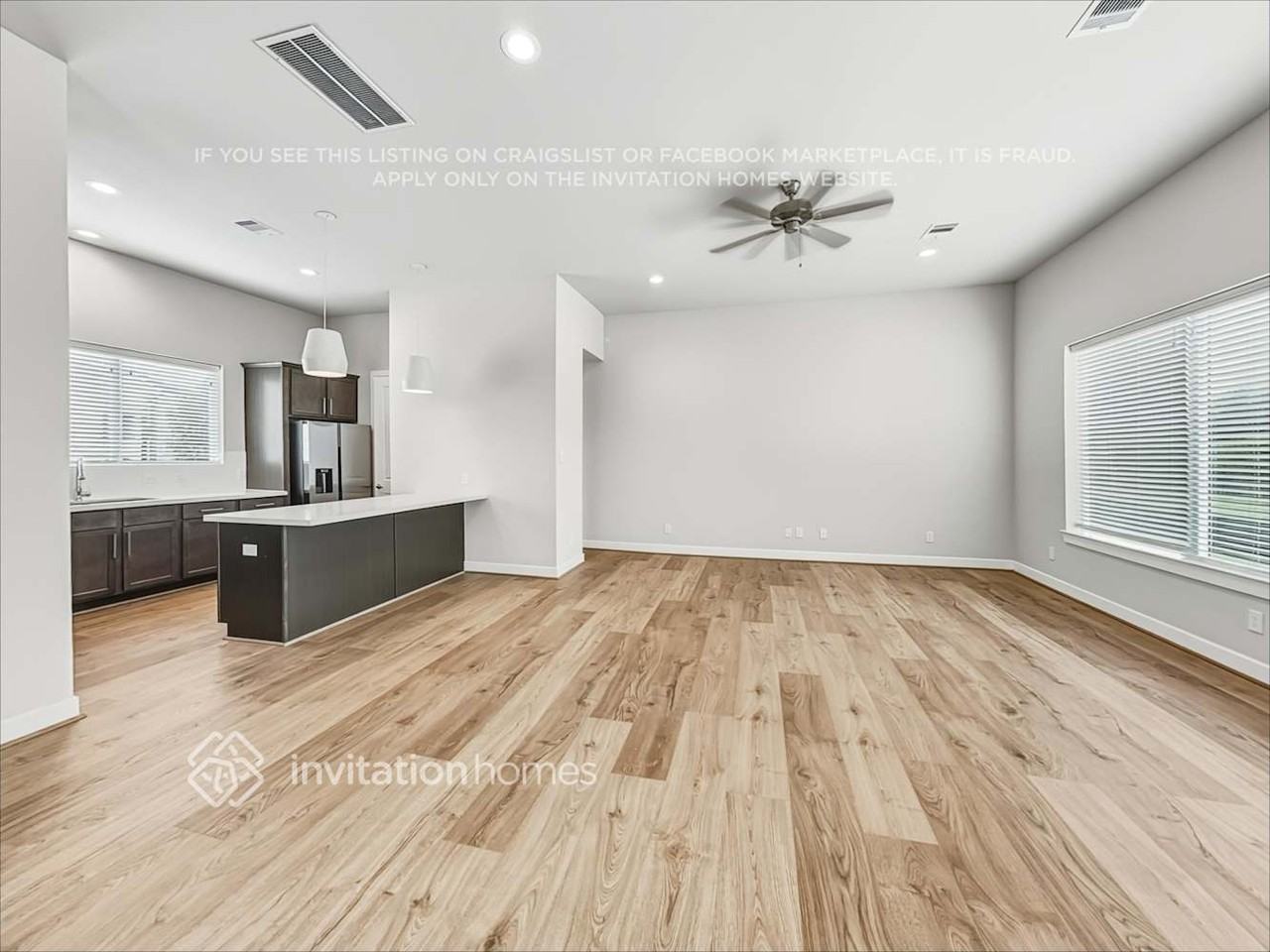 10534 Executive Lake Dr - Photo 6 of 21