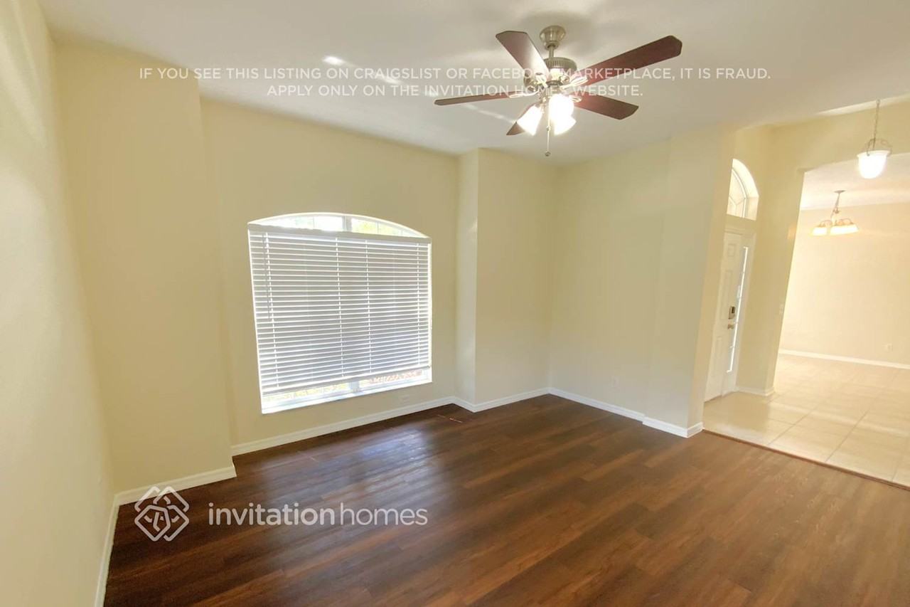 3237 Lorimar Ln - Photo 2 of 14