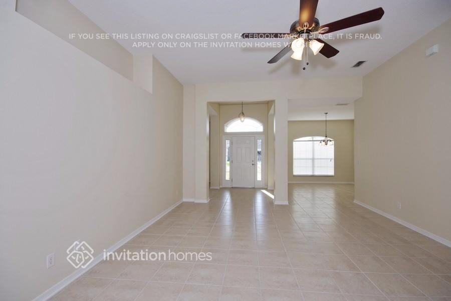 3237 Lorimar Ln - Photo 3 of 14