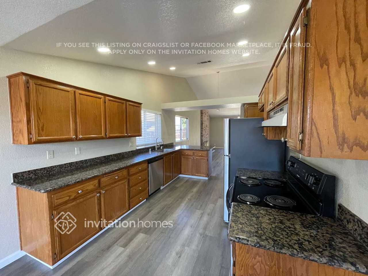 1604 Alcazar Ct - Photo 3 of 16
