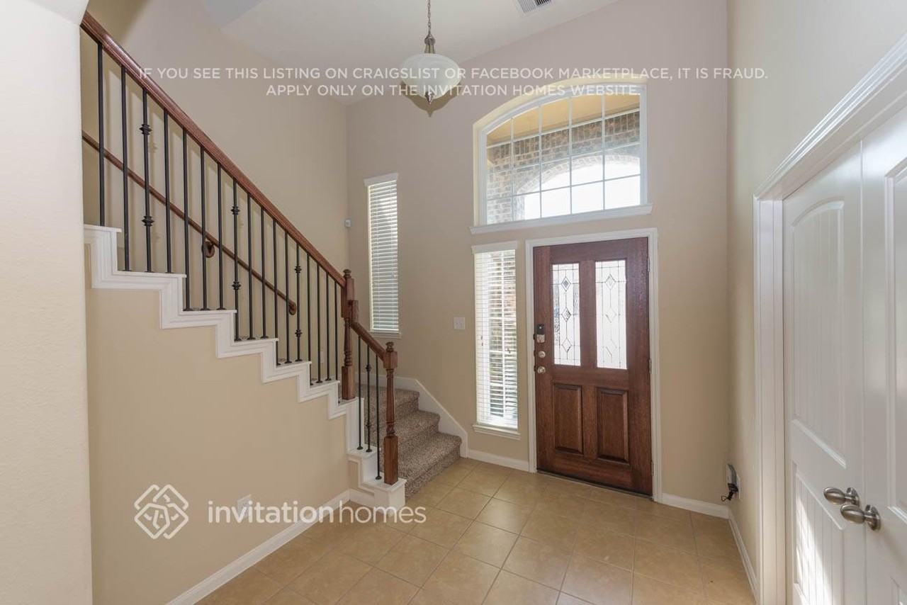 30706 Basil Trace Dr - Photo 2 of 24