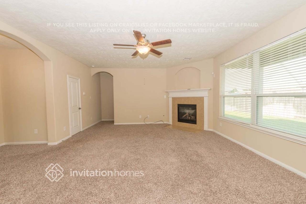 30706 Basil Trace Dr - Photo 5 of 24