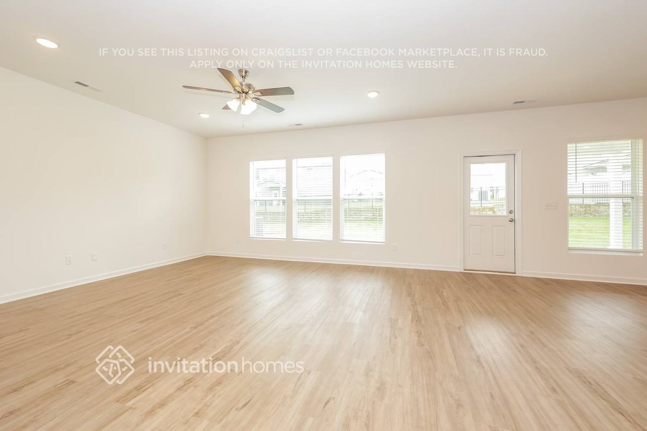 3802 Lantern Ln - Photo 5 of 18