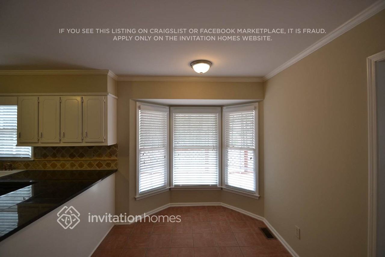 305 Hilo Rd - Photo 2 of 6