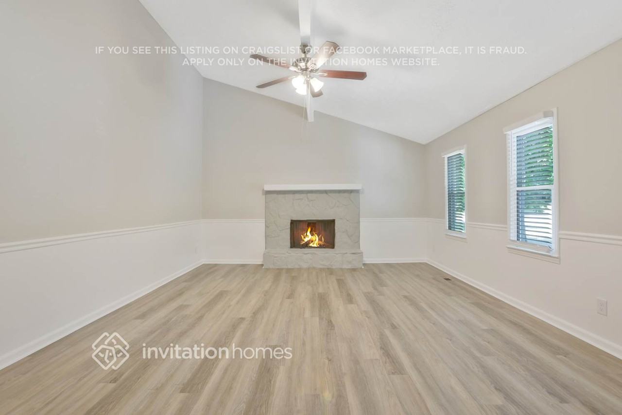 4036 Macedin Ct - Photo 4 of 23