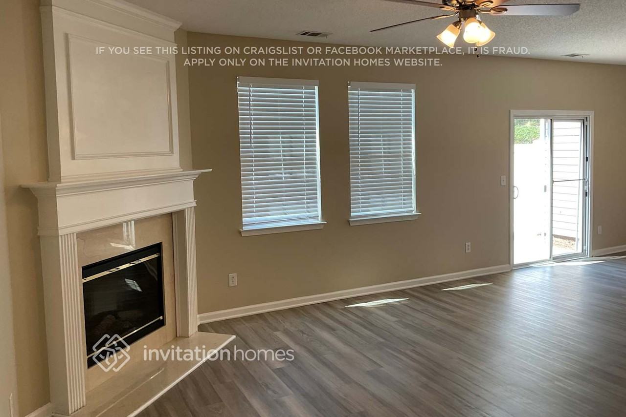 407 Windstone Trl - Photo 2 of 12