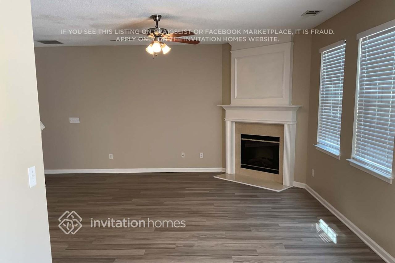 407 Windstone Trl - Photo 3 of 12