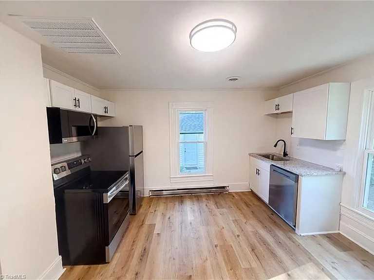 603 Cranbrook Street - Photo 3 of 10