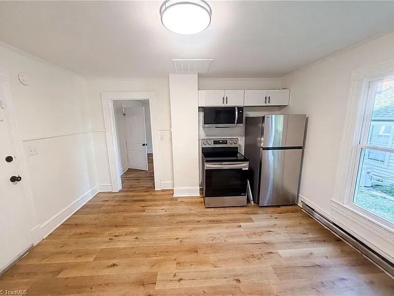 603 Cranbrook Street - Photo 4 of 10