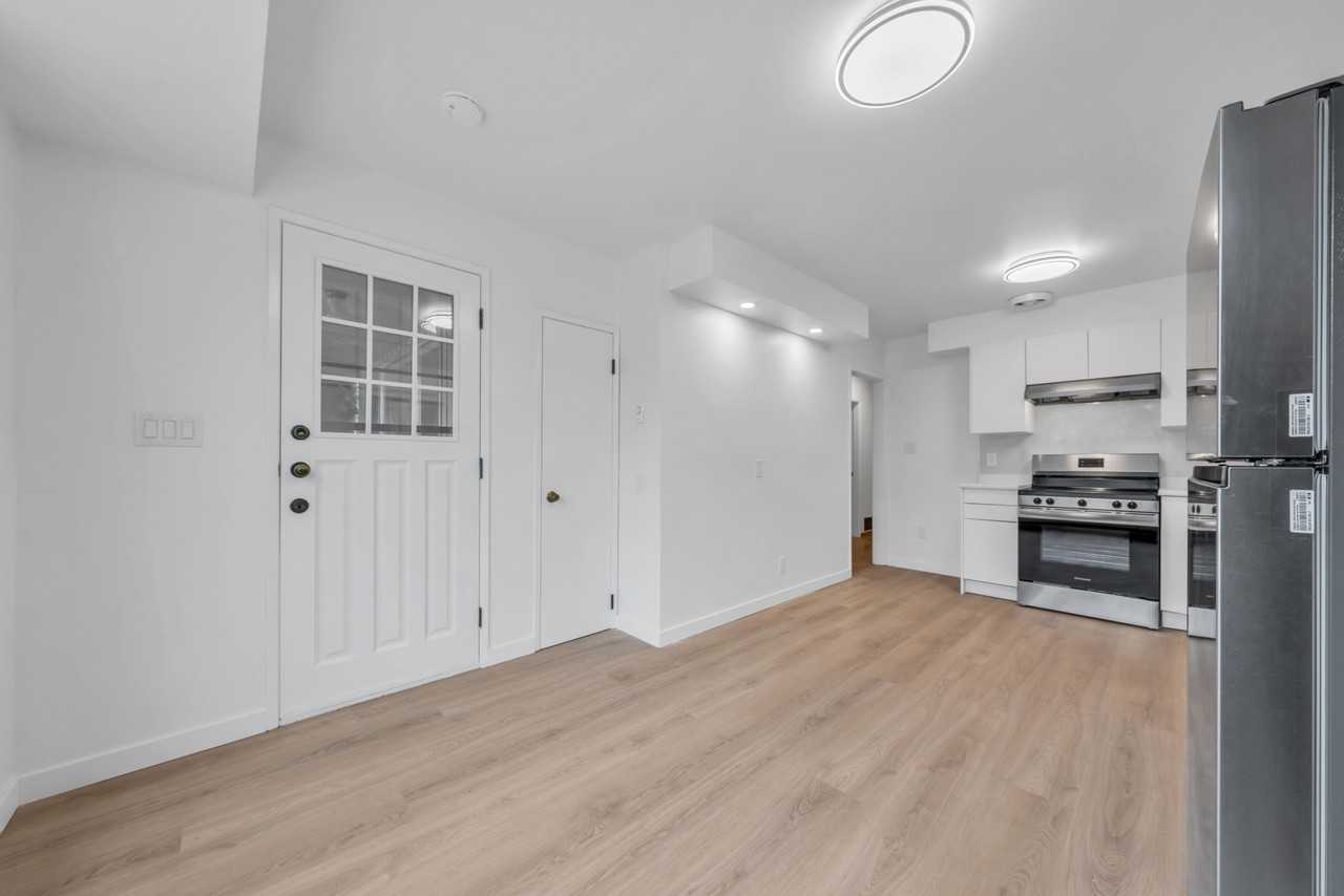 228 27th Street West - Photo 14