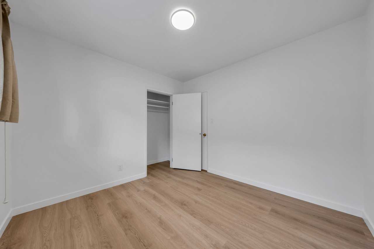 228 27th Street West - Photo 16