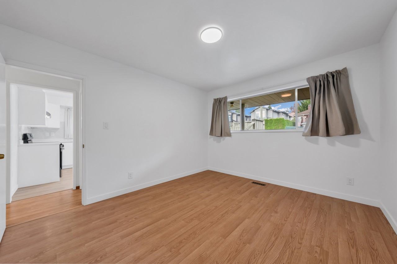 228 27th Street West - Photo 20