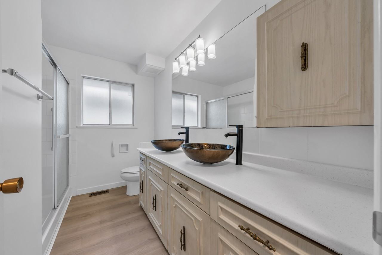 228 27th Street West - Photo 22