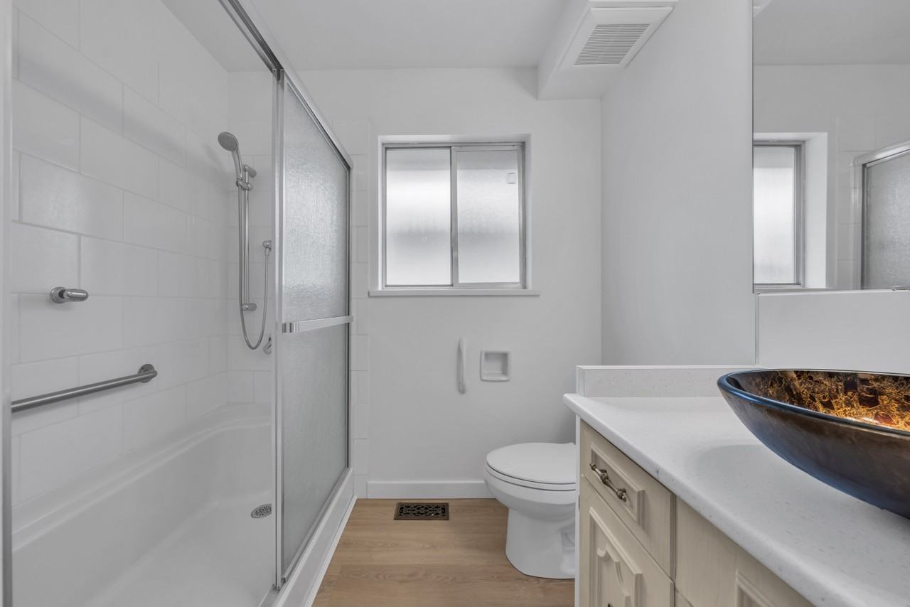 228 27th Street West - Photo 23