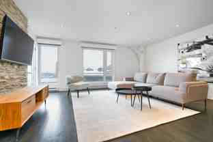329 Notre Dame East - Douek.ca - Photo 1 of 1
